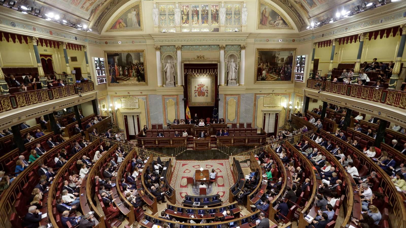 Demasiados privilegios y demasiados aforados en España, el gran paraíso mundial de los políticos