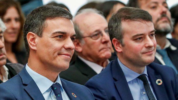 Pedro Sánchez y su querido brujo Iván Redondo