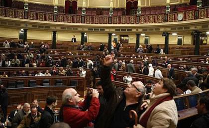 El Congreso abre sus puertas, pero acuden pocos ciudadanos