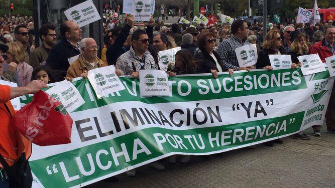 Una de las muchas manifestaciones ciudadanas contra el brutal Impuesto de Sucesiones