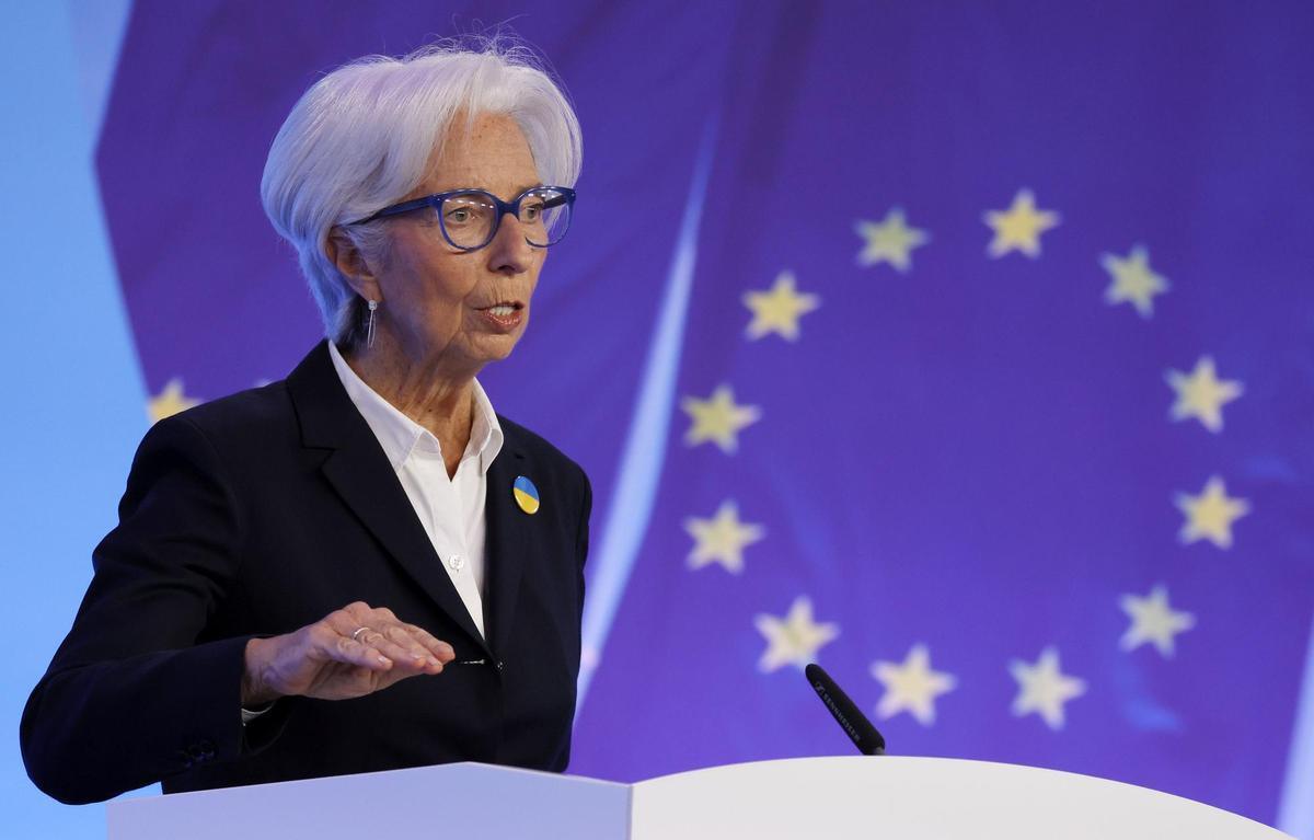 El Banco Central Europeo (BCE) ha reclamado este jueves al Gobierno y al Congreso que realicen un "análisis exhaustivo de las posibles consecuencias negativas" del 'impuesto' a la banca 