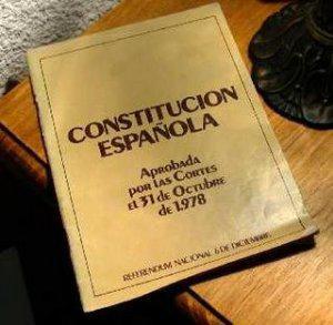 La Constitución Española, prostituta maltratada