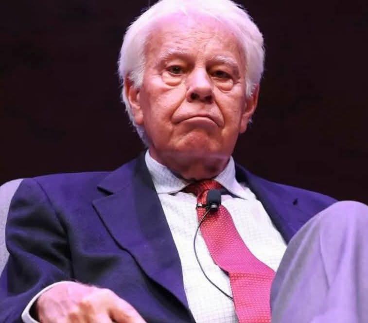 Tuvo la habilidad de pasar por ser un demócrata, pero con él se inició la ruta de la perdición del socialismo y el asesinato de la democracia en España. Liquidó la sociedad civil y convirtió a los partidos en el corazón y eje de la vida española. Relegó al ciudadano y elevó la partitocracia y la hipocresía hasta la cumbre del Estado.