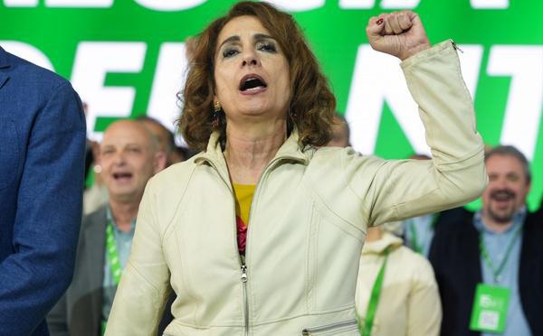 El sanchismo, desquiciado, pierde la razón y se hunde en el fango