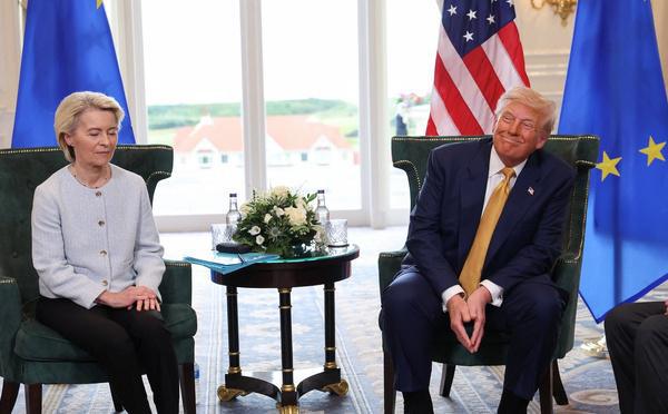 ¿Se ha arrodillado Úrsula ante Donald Trump?