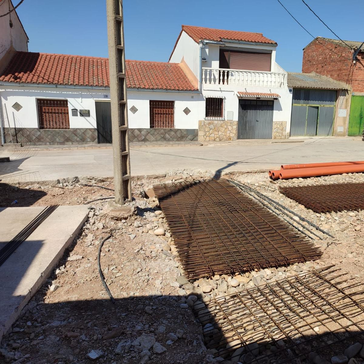 🏗✋🏻 DERRIBADOS CON ÉXITO LOS ANTIGUOS DEPOSITOS DE AGUA ✋🏻🏗