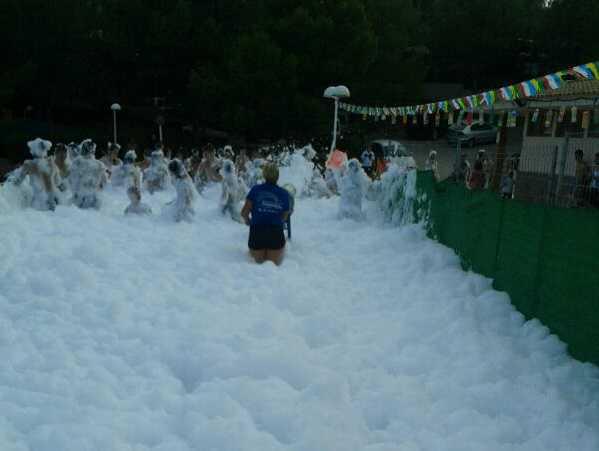 Fiesta del agua y fiesta de la espuma