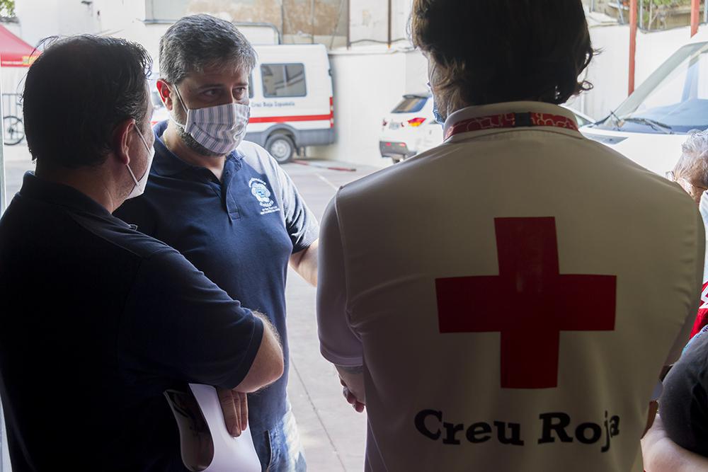 Los estibadores valencianos impulsan con su "jornal solidario" el Plan Cruz Roja Responde Los estibadores valencianos impulsan con su "jornal solidario" el Plan Cruz Roja Responde