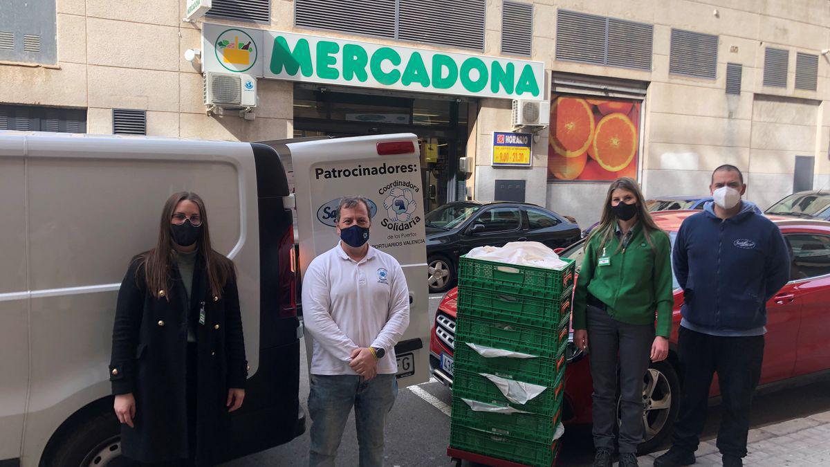 Mercadona amplía su red social en València y empieza a colaborar con El Puchero Mercadona amplía su red social en València y empieza a colaborar con El Puchero
