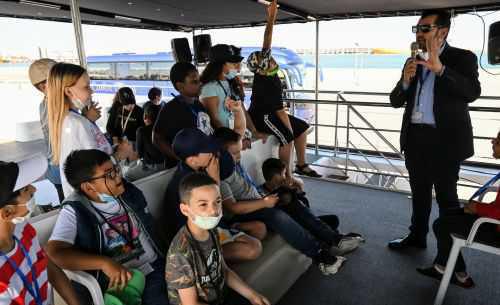 Coordinadora Solidaria lleva a una treintena de menores de la ONG Save The Children al puerto de Valencia  Coordinadora Solidaria lleva a una treintena de menores de la ONG Save The Children al puerto de Valencia