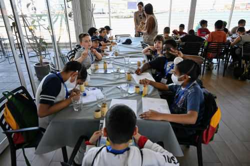 Coordinadora Solidaria lleva a una treintena de menores de la ONG Save The Children al puerto de Valencia  Coordinadora Solidaria lleva a una treintena de menores de la ONG Save The Children al puerto de Valencia