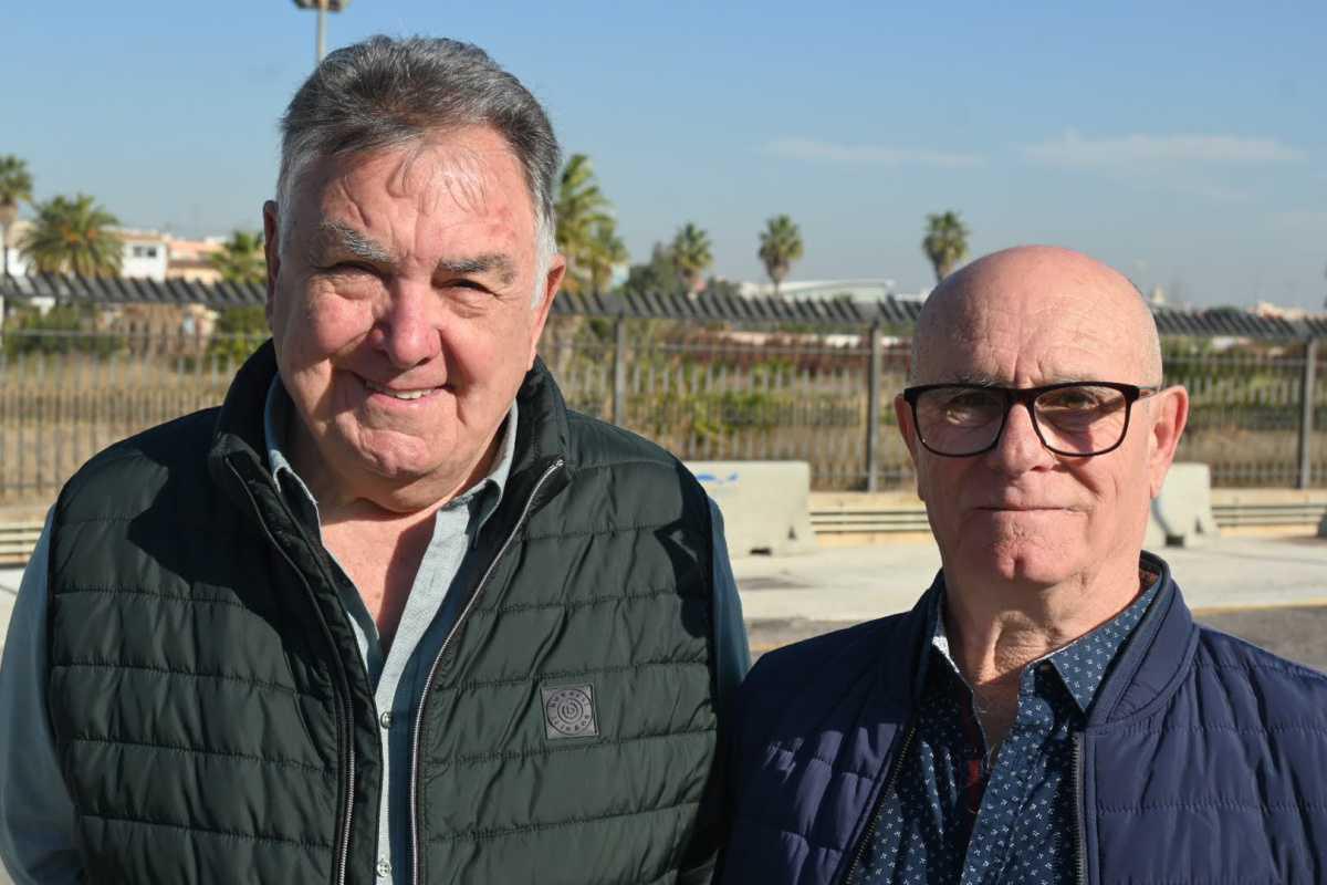 Emotivo encuentro de los estibadores jubilados y en activo del puerto de Valencia