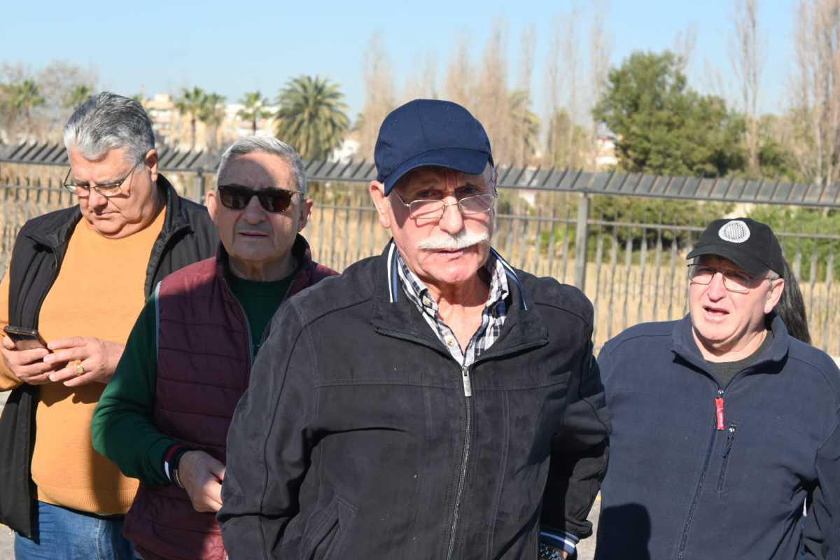 Emotivo encuentro de los estibadores jubilados y en activo del puerto de Valencia