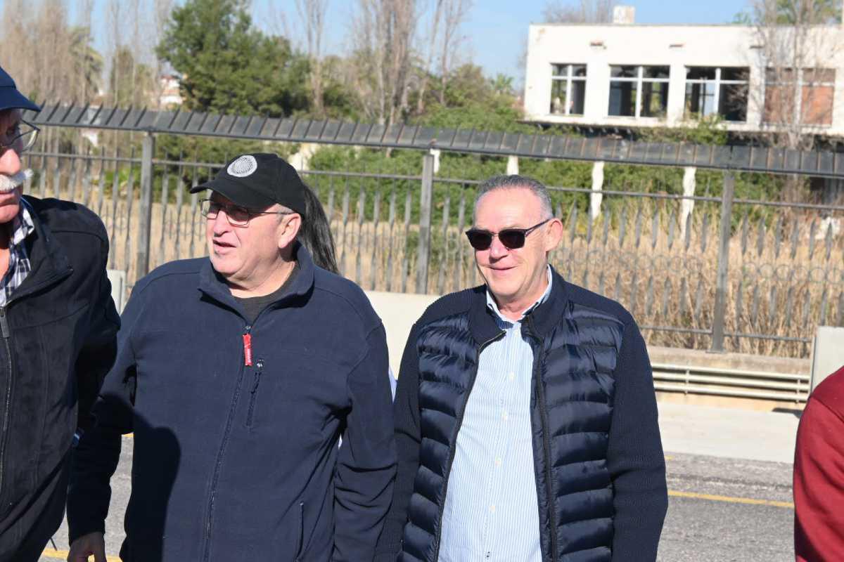 Emotivo encuentro de los estibadores jubilados y en activo del puerto de Valencia Emotivo encuentro de los estibadores jubilados y en activo del puerto de Valencia