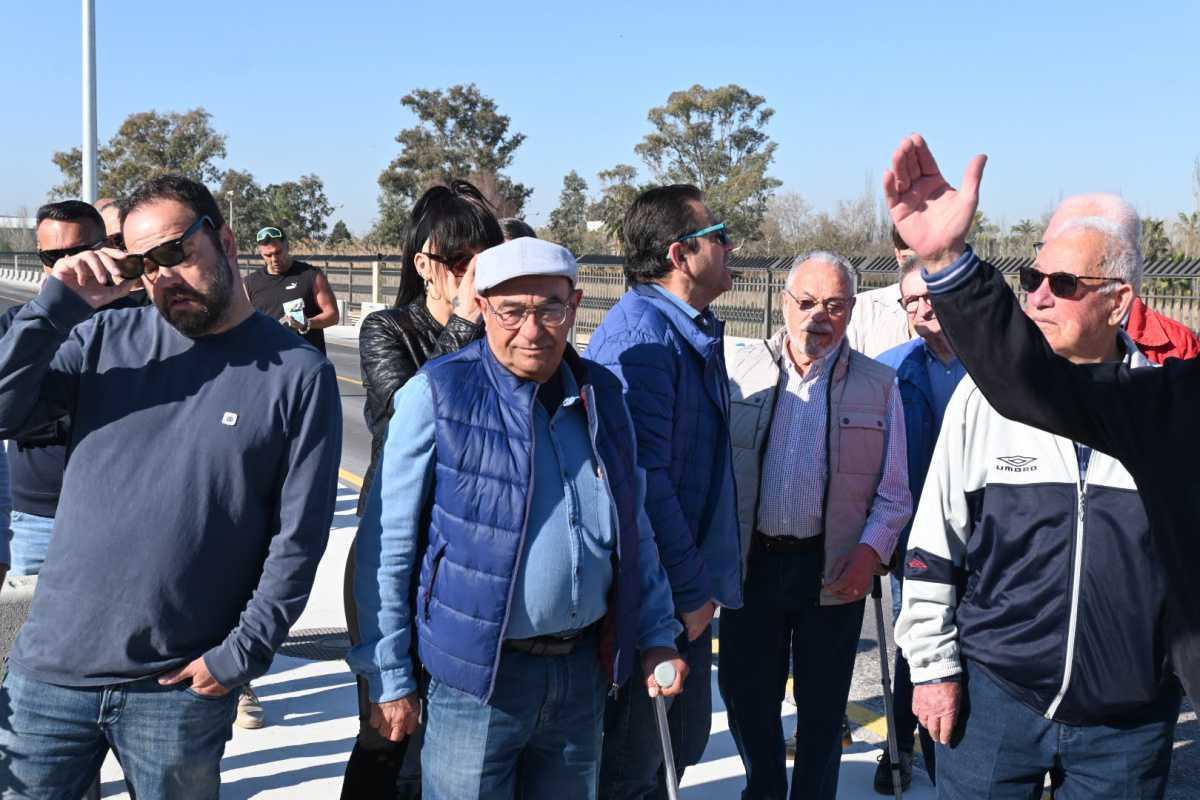 Emotivo encuentro de los estibadores jubilados y en activo del puerto de Valencia Emotivo encuentro de los estibadores jubilados y en activo del puerto de Valencia