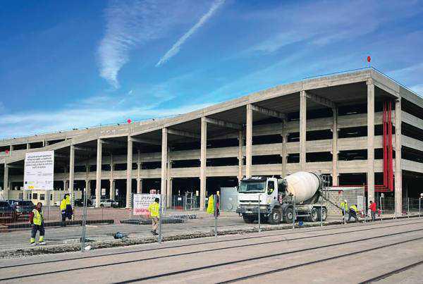 La APV da un nuevo paso hacia la electrificación total de los muelles del Puerto de Valencia La APV da un nuevo paso hacia la electrificación total de los muelles del Puerto de Valencia