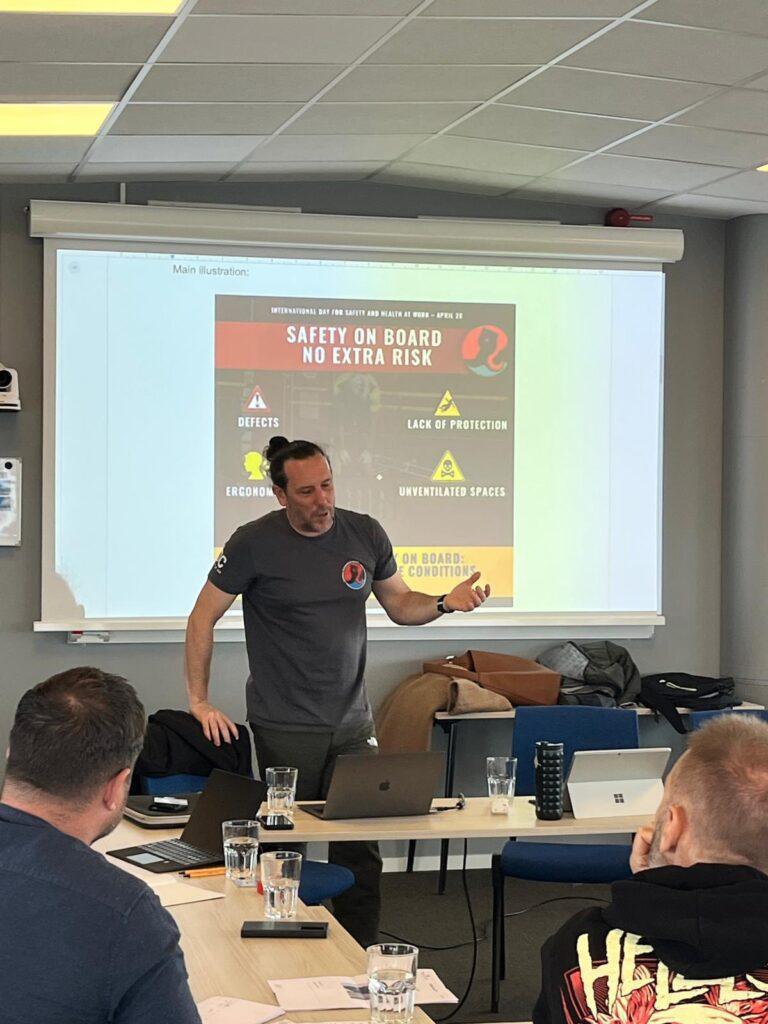 EDC presenta la campaña de Seguridad y Salud y muestra su apoyo sindical a Erick Hegelson  EDC presenta la campaña de Seguridad y Salud y muestra su apoyo sindical a Erick Hegelson