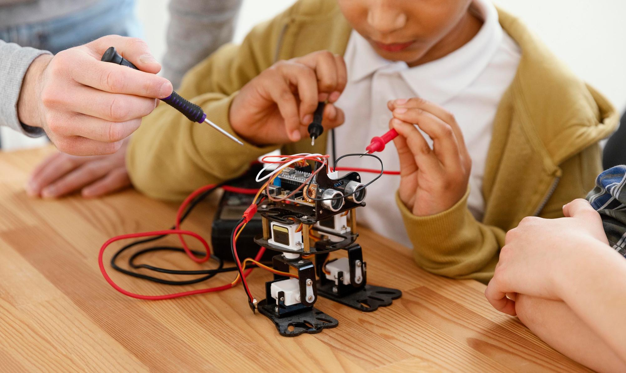 Fabriquez une lampe tactile pour votre bibliothèque avec Bare Conductive -  Génération Robots - Blog