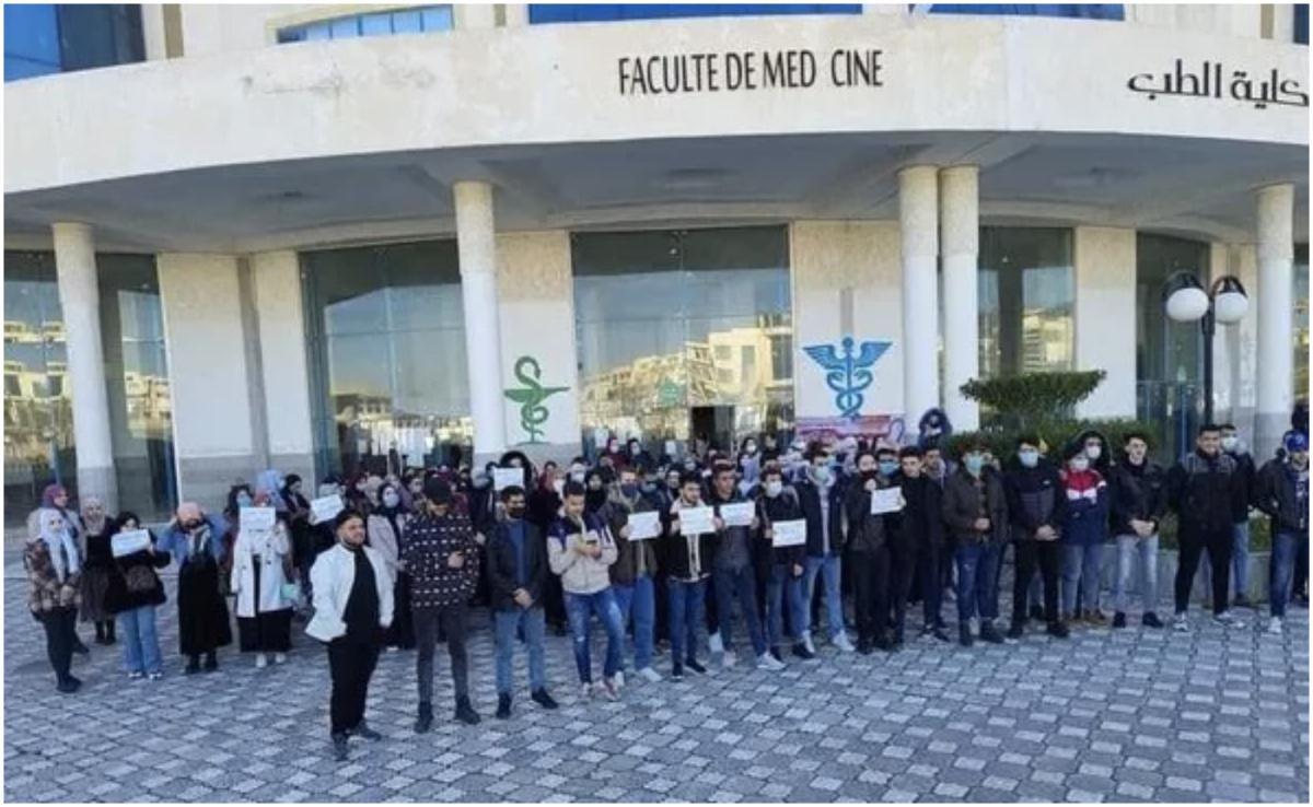 هجرة العقول الجزائرية: نزيف مستمر يهدد مستقبل البلاد هجرة العقول الجزائرية: نزيف مستمر يهدد مستقبل البلاد