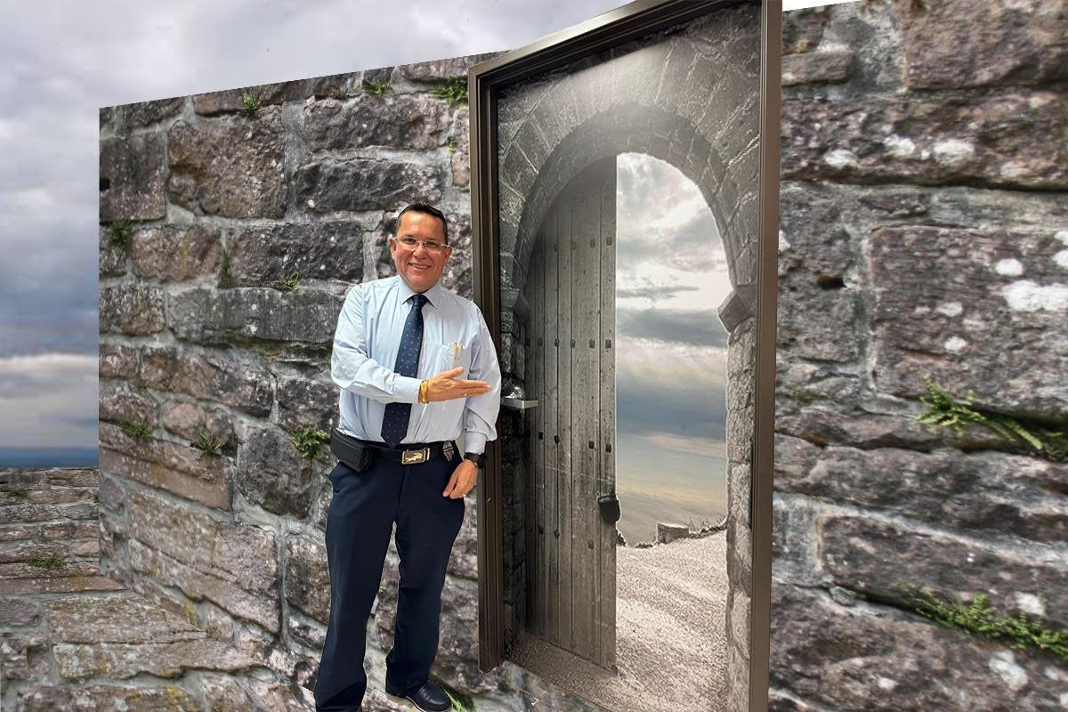 Dr. Mario Soto Ramos Dr. Mario Soto Ramos