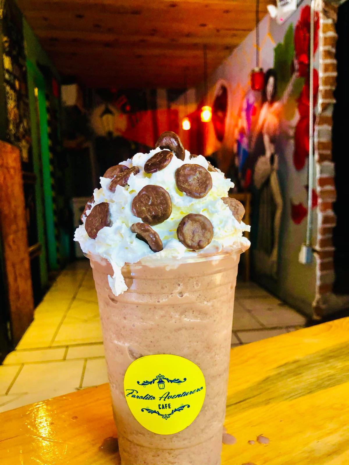 Farolito Aventurero Café