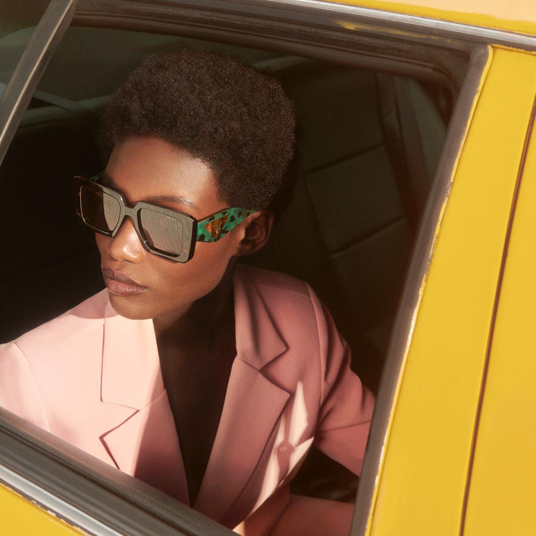 Sunglass hut