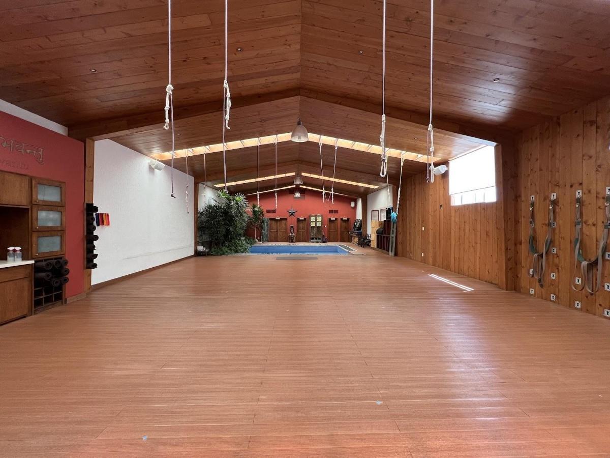 Nirá Yoga Nirá Yoga