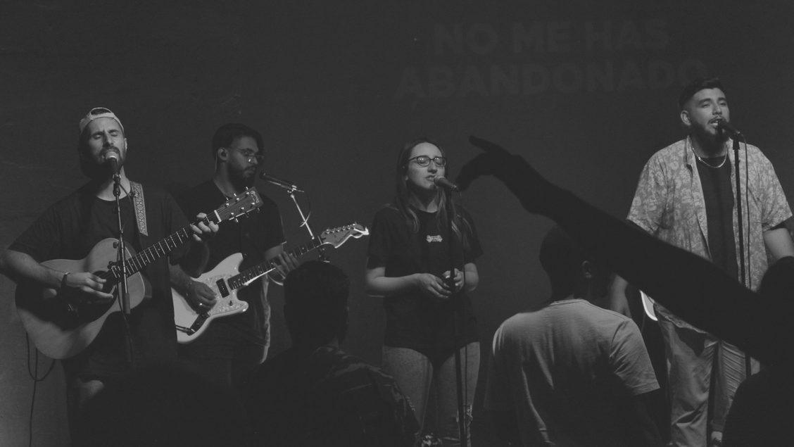 ANCLADOS ANCLADOS