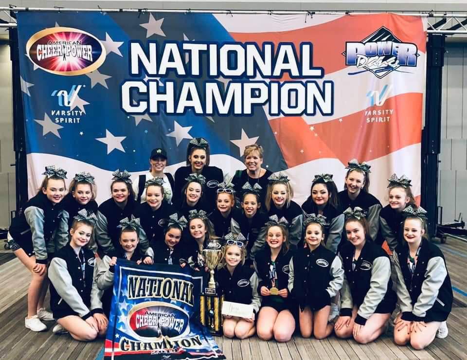 CHAMPS CENTRAL LUCKY STARS - Shine