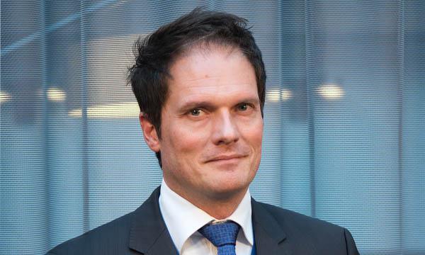 Matthieu Louvot (Airbus Helicopters) : « Nous sommes les premiers à proposer de numériser l'intégralité des opérations » Matthieu Louvot (Airbus Helicopters) : « Nous sommes les premiers à proposer de numériser l'intégralité des opérations »