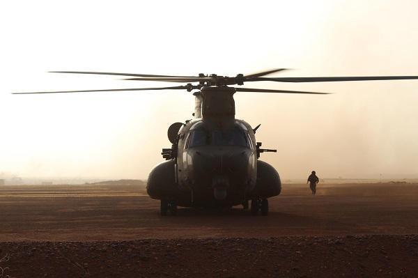 Barkhane : Paris cherche des hélicoptères de transport lourd pour remplacer les CH-47D Chinook britanniques