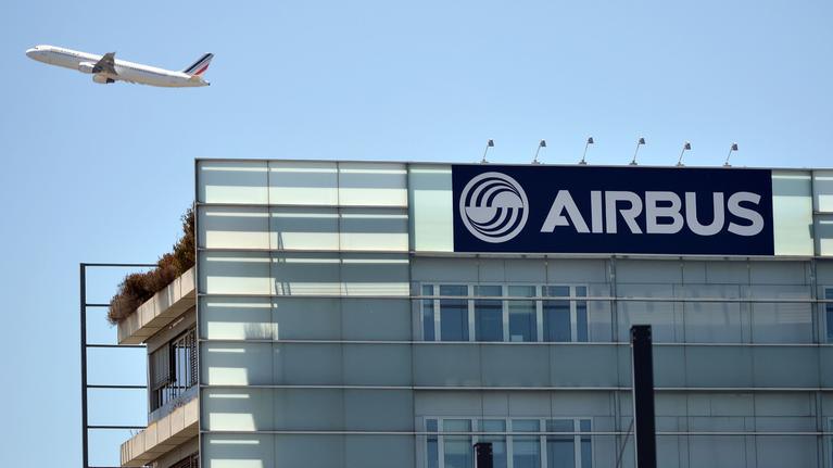 Airbus réfléchit à une restructuration qui pourrait impliquer des licenciements