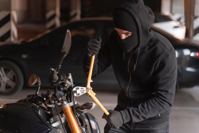 Parking motos attention aux voleurs!