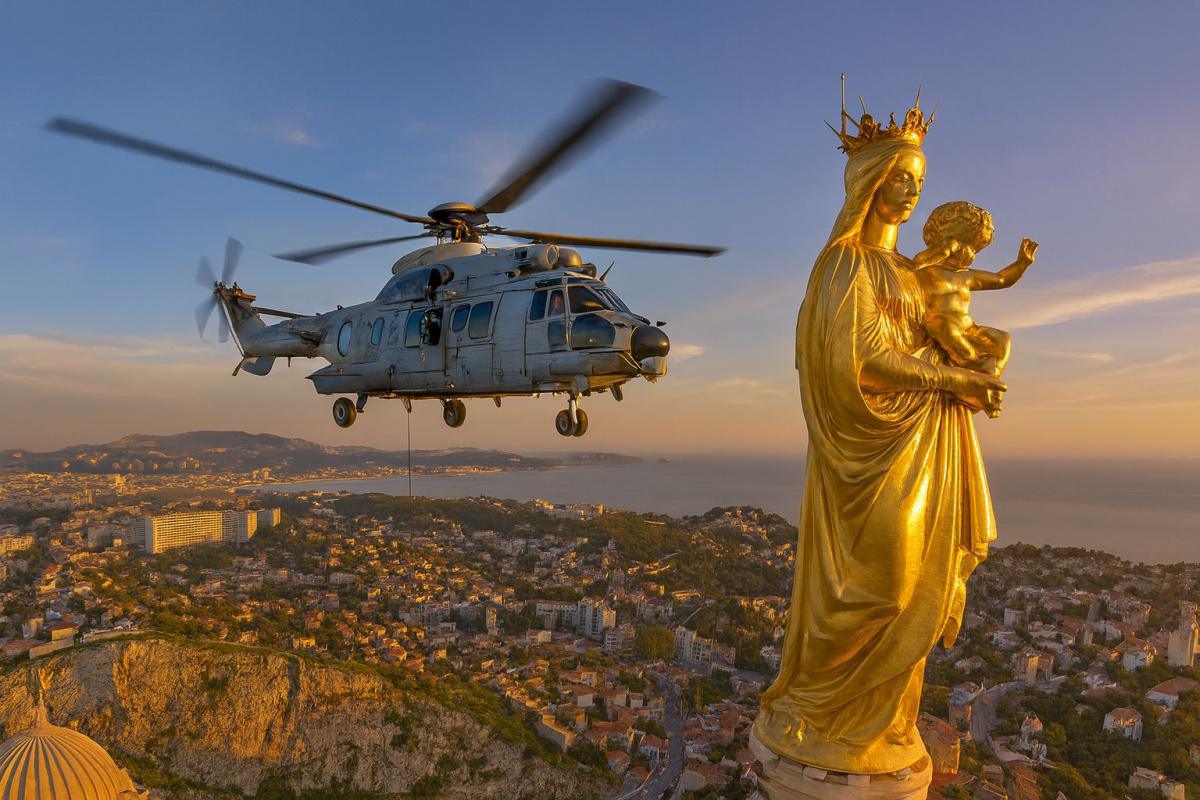  En direct: La Bonne Mère couronnée à nouveau grâce à Airbus Helicopters