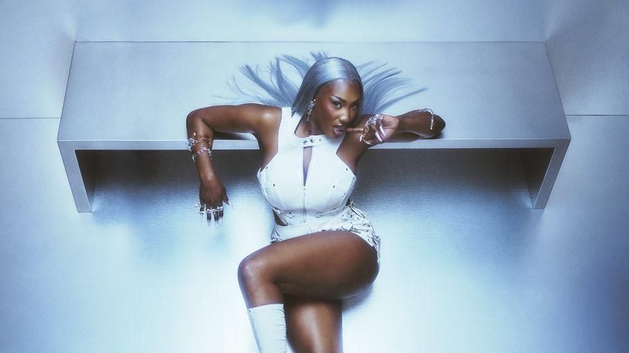 Aya NAKAMURA au stade de France.