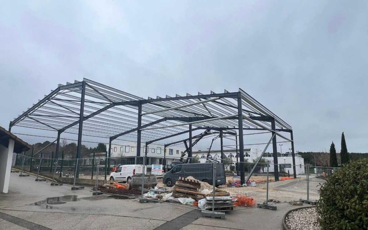 Padel : les terrains prennent forme, ouverture prévue en avril Padel : les terrains prennent forme, ouverture prévue en avril