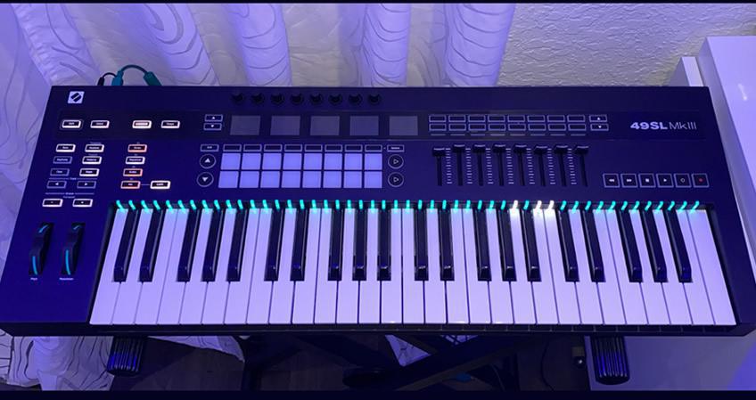 C XCLUSIVE STUDIO (Touch here!)