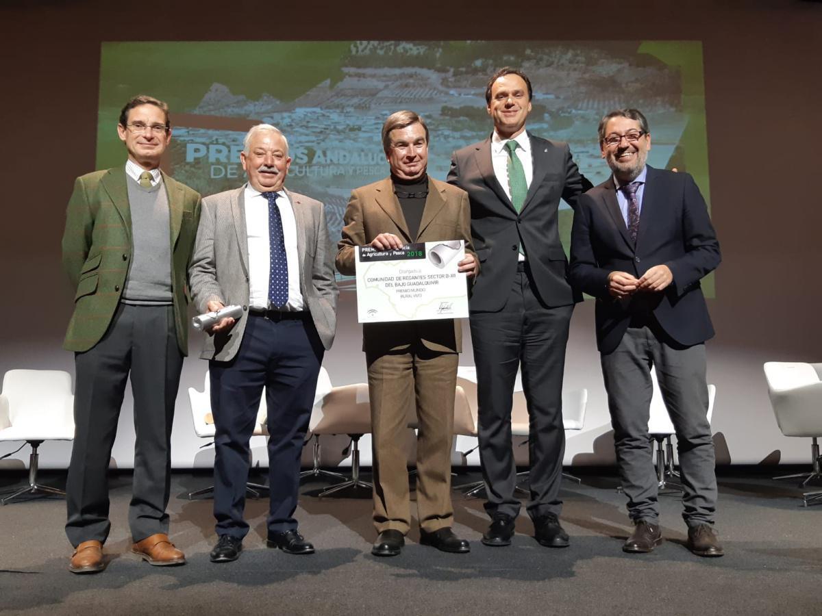 La Comunidad de Regantes del Sector B-XII del Bajo Guadalquivir, recibe el premio Mundo Rural Vivo 