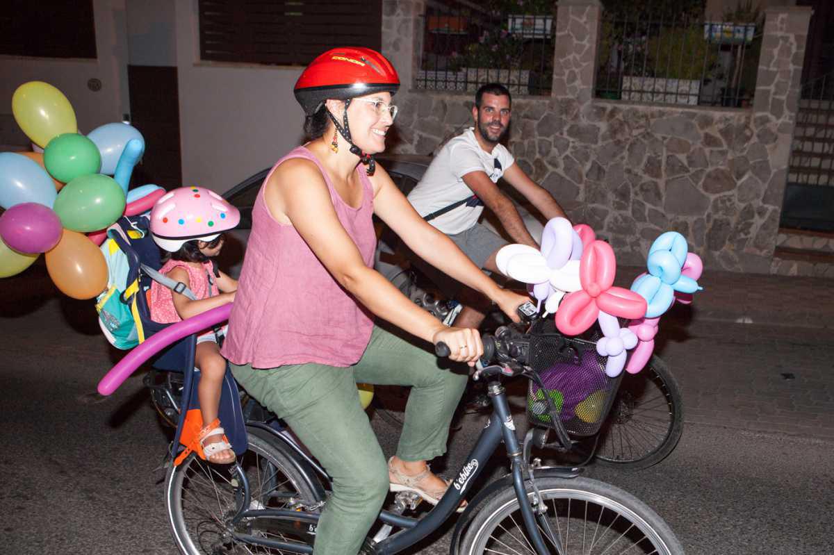 Más de 1.000 ciclistas participaron en el Paseo nocturno en Bici organizado por el Ayuntamiento de Lebrija