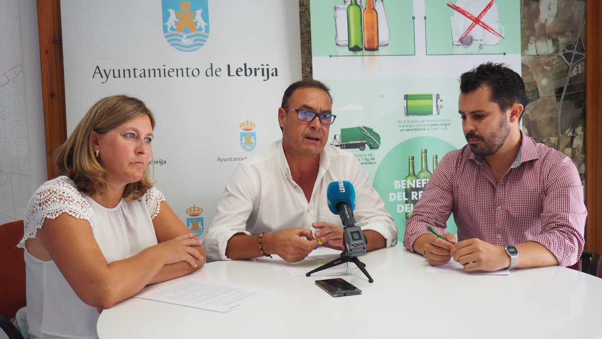 El Ayuntamiento de Lebrija y Ecovidrio impulsan, de nuevo, el reciclado de los envases de vidrio durante la Feria 