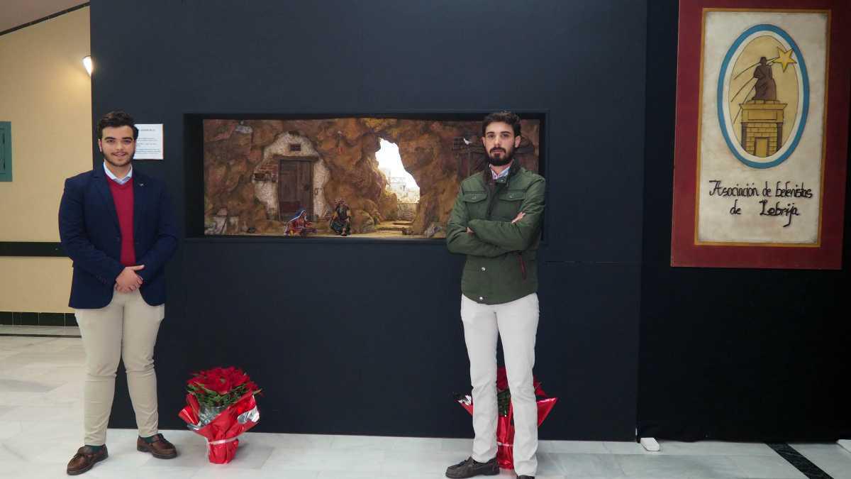 Inaugurado el tradicional Belén de la Casa de la Cultura, una obra de la Asociación de Belenistas de Lebrija