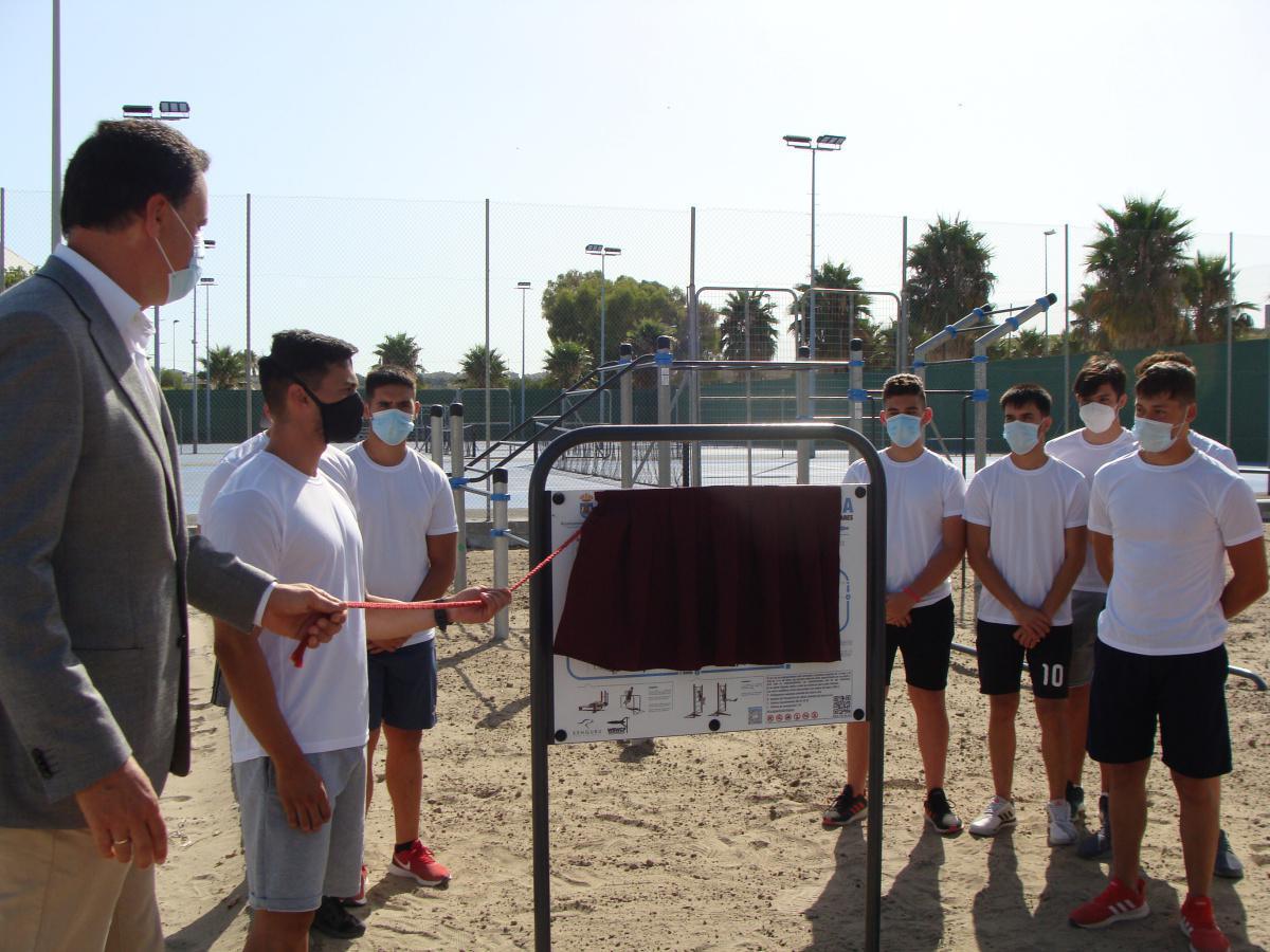 El polideportivo municipal ya cuenta con un parque de calistenia homologado