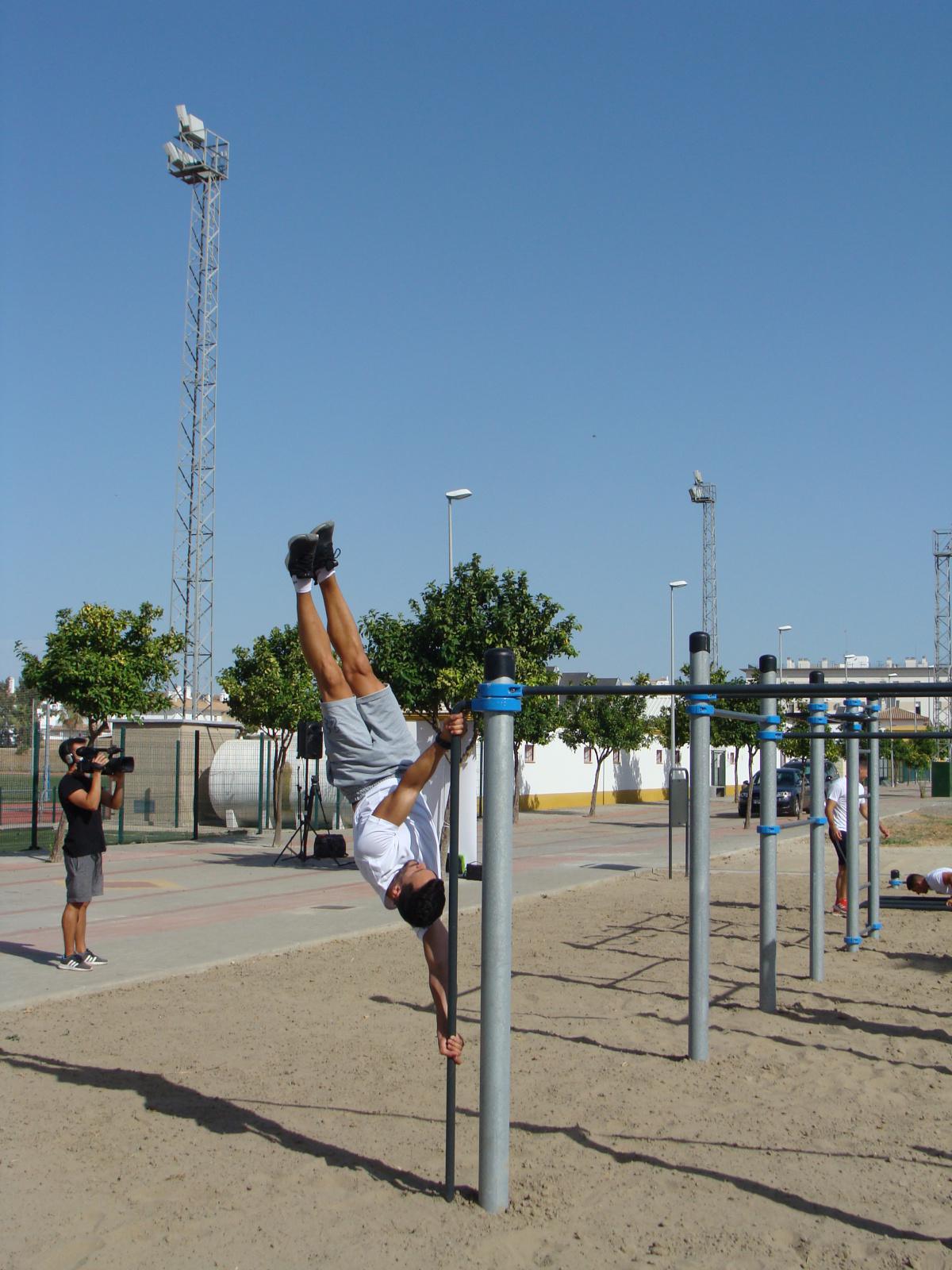 El polideportivo municipal ya cuenta con un parque de calistenia homologado