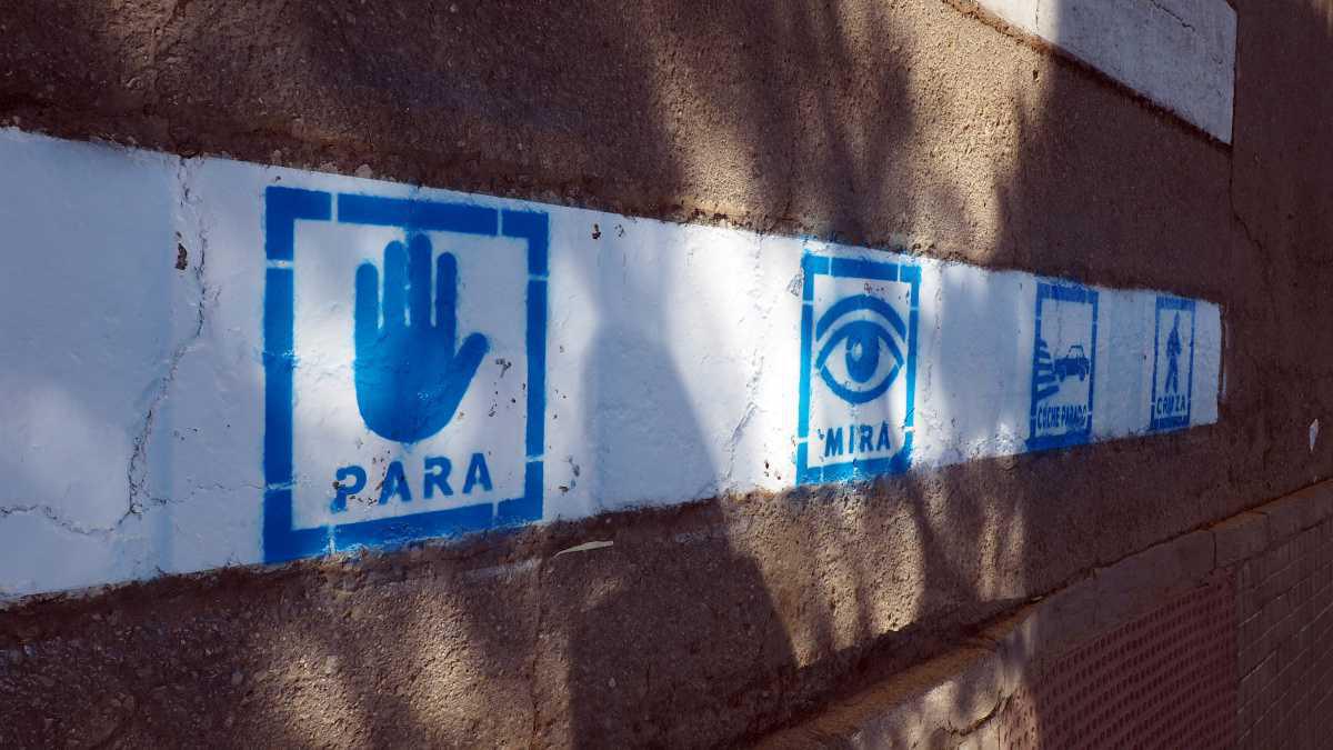 El Ayuntamiento hace accesible cognitivamente los pasos de peatones con el pintado de una secuencia de pictogramas El Ayuntamiento hace accesible cognitivamente los pasos de peatones con el pintado de una secuencia de pictogramas