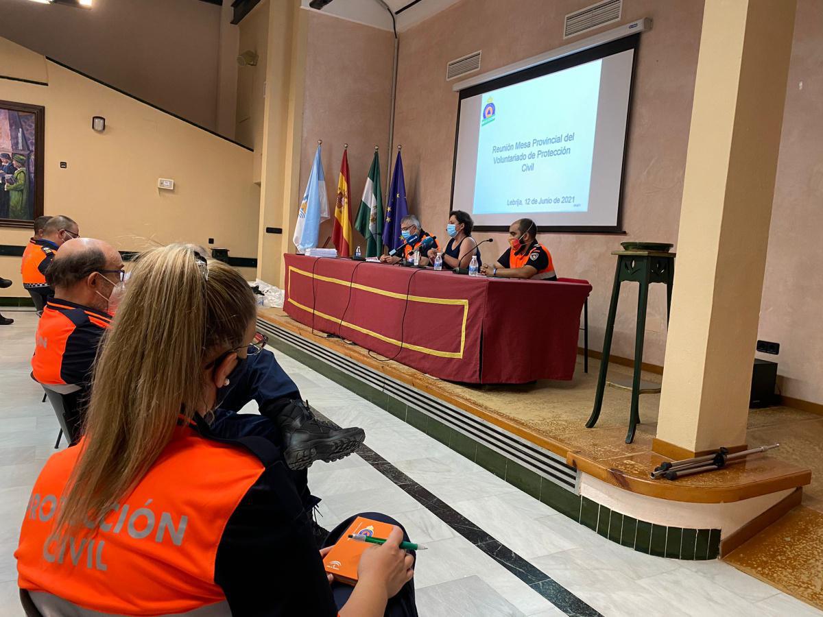 Lebrija acoge la celebración de la mesa provincial del Voluntariado de Protección Civil de Sevilla