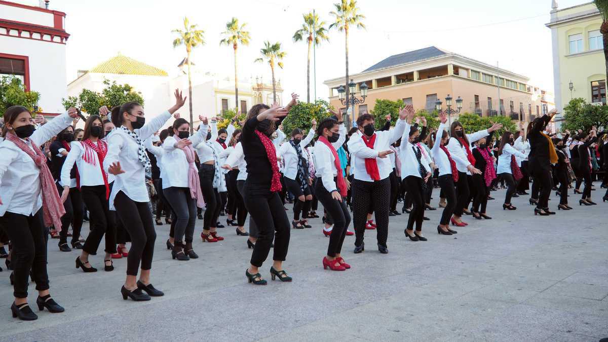 Una coreografía colectiva de más de 200 personas para celebrar el Día Internacional del Flamenco
