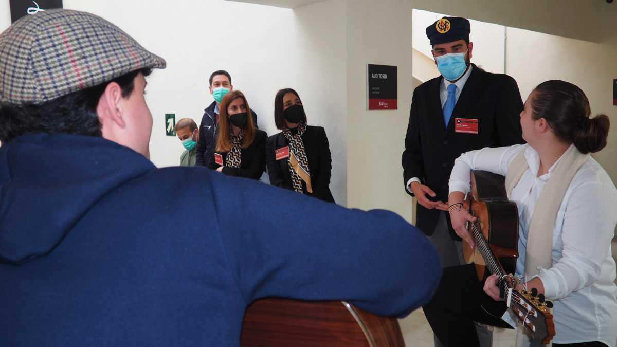 Viaje por los andenes del flamenco. Próxima estación: Lebrija ofrece una travesía en tren por el triángulo flamenco con destino final en Madrid
