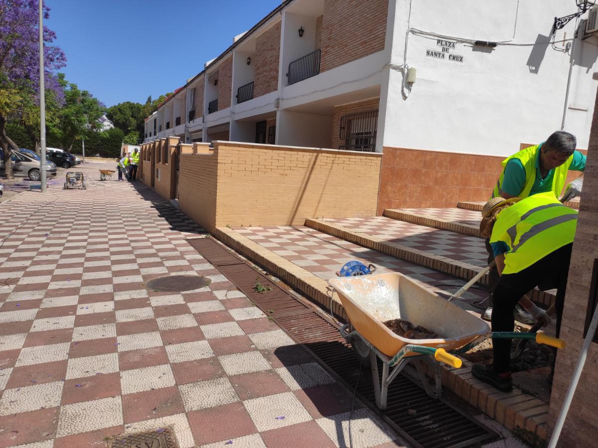 El Ayuntamiento comienza la remodelación integral de la Barriada Juan Bernabé