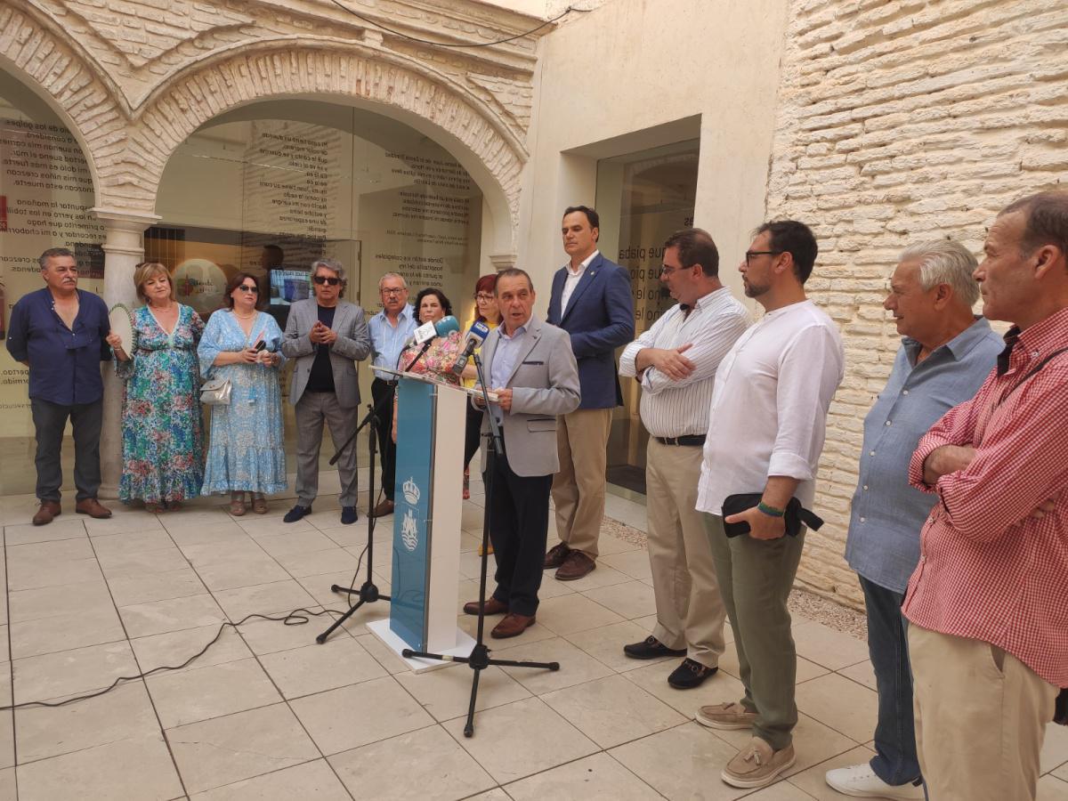 Luis de Lebrija recibe el cariño de su ciudad natal Luis de Lebrija recibe el cariño de su ciudad natal