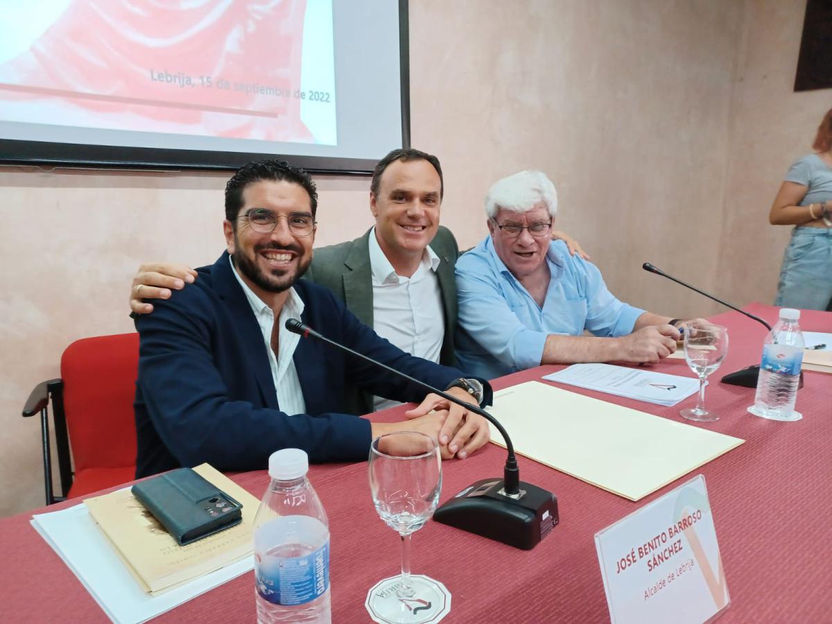 Diego Carrasco presenta en Lebrija su libro "La historia de los apellidos del pueblo gitano de Lebrija en los siglos XV - XX" Diego Carrasco presenta en Lebrija su libro "La historia de los apellidos del pueblo gitano de Lebrija en los siglos XV - XX"
